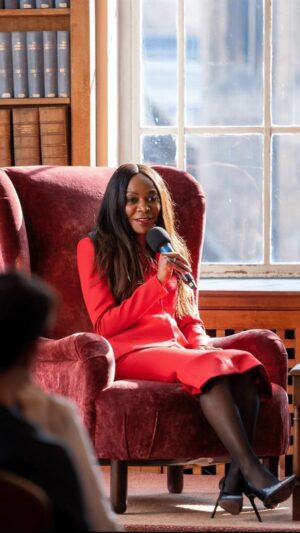 Dambisa Moyo Instagram - My video interview at @cambridgeunion with @mohamed.el.erian is now out. 

Full video via link in bio 🔗

#DambisaMoyo #CambridgeUnion
