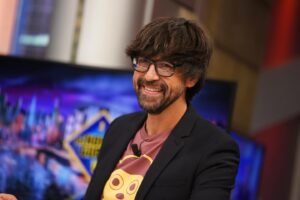 Damián Mollá Instagram - Tertulia cómica con @juanibanez, @piedrahitaluis, @damian_molla y @jorgemarronmartin 

#tertulia #chistes #humor #comicos #elhormiguero #TopuriaEH