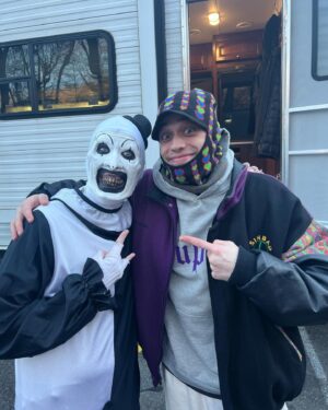 Damien Leone Instagram - Bupkis is now streaming on @peacock 🤡🔥 See how Art the Clown works his way into the life of Pete Davidson! 🤪 It was such a blast working on this and we’re super grateful to be involved 🙏🏻 Hope you enjoy the show! It’s a wild ride! #bupkis #arttheclown #terrifier #terrifier2 #petedavidson