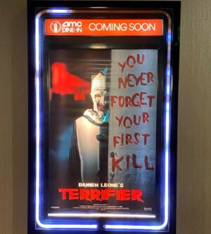 Damien Leone Instagram - Who’s gonna see the original Terrifier in theaters for the first time July 19th? 🔥🤡 @iconiceventsnow @dreadcentral @dreadpresents #terrifier #intheaters #comingsoon #arttheclown