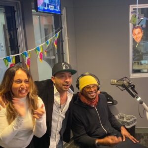 Damon Wayans Instagram - Had an amazing time at @power965 this morning. The music, the vibes, the laughter is what makes you Miami’s party’s station @thelucylopez @djzog Come out to @miaimprov this weekend to have some fun. Link for tickets in BIO