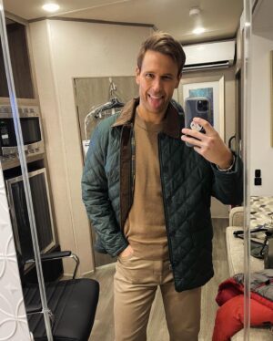 Dan Amboyer Instagram - Sad that there won’t be a season 2 of #UnCoupled after all. Thankful for my experience, would have loved to see this story go on.. Had my eyes set on it as soon as I heard about it, originally. 😂 One of my favorite projects (to be a small part of)—and a meaningful moment for me to finally play a gay role on screen. Magic people, master creators. Can’t wait to see what they cook up next. (And first season still available on @showtime) @starmandarren @jdrich216