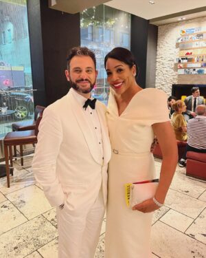 Dan Amboyer Instagram - whatta night @thetonyawards & @jesmilled 🍔🍸