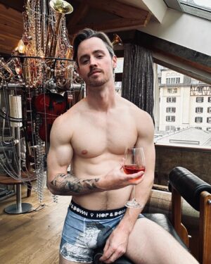 Dan Benson Instagram - Keep the grey hair or nah? 🤔
