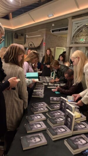 Dan Karaty Instagram - What an incredible couple of days connecting with people across the Netherlands.  Grateful for everyone who joined me as reactions to the book keep pouring in!

I left signed copies behind at each store I visited so if you missed me in Hengelo, Zwolle, Utrecht or Alkmaar, those books are there waiting for you 👍

Thanks again for All Of Your Support!  Oh, and we’re not done yet! 

#dkhonest