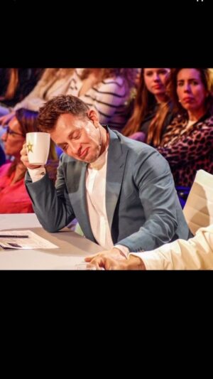 Dan Karaty Instagram - A little HGT inside info.

I’m easy to work with.
Edson is surprisingly a diva.
Chantal is great if she’s in a good mood.
Marc-Marie is a nightmare.

Enjoy tonight’s show everyone!
