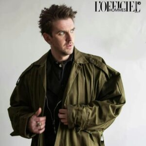 Dan Stevens Instagram - Fun shoot with @lofficielliechtenstein

...

📸 @helloian.photo 
🛍️ @kimberleyygoodnight
🖌️ @sonialeeartistry 
💇‍♂️ @serasloane