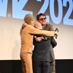 Dan Stevens Instagram - Incredible night celebrating CUCKOO US Premiere @sxsw @paramountaustin 

Can't wait for you to hear this weird little bird...

@neonrated 
@hunterschafer

...

🛍️ @ecduzit 
💇‍♂️ @serasloane 
🖌️ @antheakingbeauty