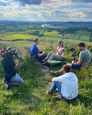 Dan Walker Instagram - Great fun filming in the sunshine again today. What an amazing country we have on our doorstep.

Laughs, walks and snacks all day long 

Coming to a TV screen near you later this year 📺