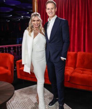 Dan Walker Instagram - An incredible night at @royalalberthall I got to dance for the first time in one of the most iconic venues in the world watched by my mum and my daughter.

@mrdanwalker and I got to dance at Prom Praise in front of thousands of people to the most beautiful piece of music, Chariots Of Fire from Vangelis, at a celebration of the life and legacy of Eric Liddell. It is hard to describe how it feels to be dancing on stage surrounded by a full orchestra.  It is like floating on air. You can feel the music underneath your feet.

We were so well looked after by the Prom Praise production and I wanted to thank all the volunteers who made it so special and the whole team behind it.

It was such an inspiring night and I will hold those memories forever.

Thank you to @brett_d_cove for capturing some of the magic both on and off the stage.

P.S. We might come back next year with our lobster outfits