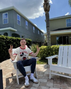 Dan Wootton Instagram - A truly magical week back together in the free state of Florida.
But now back to work…
🇺🇸 🇬🇧