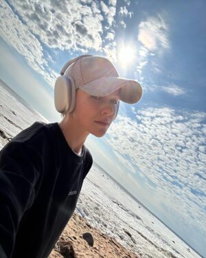 Dana Abyzova Instagram - Я и моя мама. Сегодня она уже 2 года вечность - бесконечность . Она везде и навсегда . Невозможность и возможность.