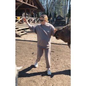 Dana Abyzova Instagram - 🤍 хочу свою ферму🤪