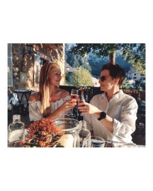 Dana Abyzova Instagram - 15.05.1968-13.04.2021 🖤 Моя мамочка . Моя любимая, хорошая, мудрая и самая красивая . Мы проиграли эту борьбу . Спасибо вам , друзья, что помогли нам и поддержали в последний , отчаянный момент . Всё закончилось так же стремительно , как началось год назад .