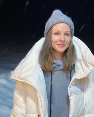 Dana Abyzova Instagram - Мне трудно отказываться от работы , я люблю много работать , но вот я поняла , что выходные всё таки нужны !))) 🤍С Новым годом !))