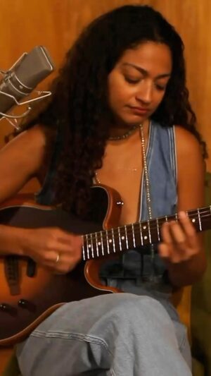 Dana Williams Instagram - Surprise! The acoustic version of #endoftheworld is out! 💗💗👼🏽☺️ sometimes I wonder when the world will end and honesty. What the point of this capitalist imperialist BS when the planets dying and all that matters is love anywayyyys have a good weekend 💗