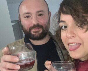 Danae Reynaud Instagram - Drop Toulon/Paris.
El tiempo pasa y el amor se fermenta. Somos los mismos pero todo crece. Somos buenos vinos llenos de aire.
Qué lindas casas. Algún día viviré aquí. Dame chance, vida, de ser valiente pronto.