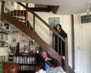 Danae Reynaud Instagram - Drop Toulon/Paris.
El tiempo pasa y el amor se fermenta. Somos los mismos pero todo crece. Somos buenos vinos llenos de aire.
Qué lindas casas. Algún día viviré aquí. Dame chance, vida, de ser valiente pronto.