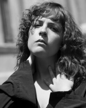 Danae Reynaud Instagram - Estas fotos que me tomó @yvovenegas cuando tenía el pelo largo y el corazón entero