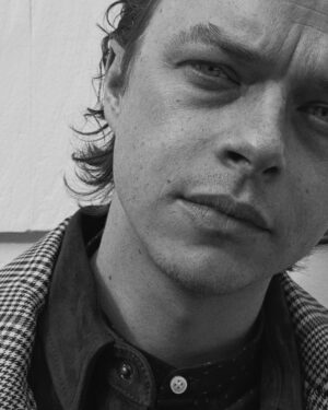 Dane DeHaan Instagram - New photoshoot/interview for @sbjctjournal. 📷 by @christianhogstedt 👕👖👟by @erinwalshnyc. Link in bio.