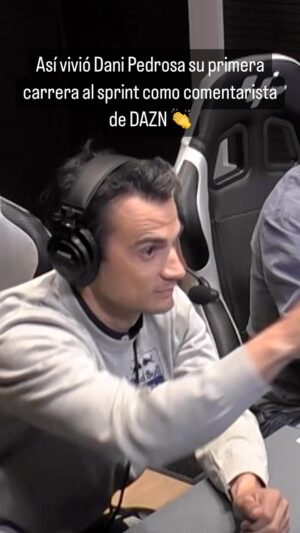 Dani Pedrosa Instagram - Las caras de @26_danipedrosa, ¡¡las caras!! 😬

Así vivió junto a @ernest_riveras su primera carrera al sprint en DAZN 👀 ¿Habrá tomado apuntes para su wild card en Jerez?

#AmericasGP #MotoGP #COTA #Austin #DAZN