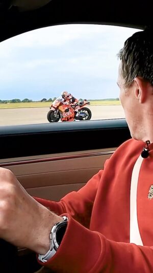 Dani Pedrosa Instagram - Is that it, @carwow ? Cute 🥹

Aaaaanother one down against @26_danipedrosa and his @ktmfactoryracing RC16 💪🏻 aww 🥲

#dragrace #ktm #RC16