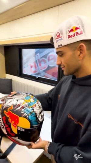 Dani Pedrosa Instagram - End of the season traditions 🤝  Martinator 🔀 Little Samurai 😎

#MotoGP #Motorsport #Motorcycle #Racing #JM89 #DP26