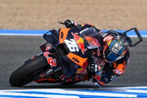 Dani Pedrosa Instagram - Nice couple of shots by @chiquichamorrophoto these two days of testing at @circuito_de_jerez before the end of the season.