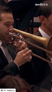 Daniel Barenboim Instagram - Happy Birthday, Ravel! Maestro Daniel Barenboim leads the musicians of the @divanorchestra in a 2014 performance of the composer's "Boléro" at Teatro Colón.