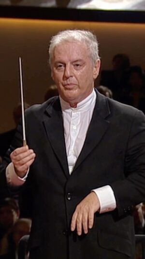 Daniel Barenboim Instagram - Need some mid-week inspiration? Enjoy this 2001 @berlinphil performance of Abreu’s “Tico Tico,” conducted by Daniel Barenboim.