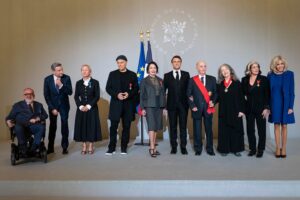 Daniel Barenboim Instagram - Maestro Barenboim was named Grand Croix de la Légion d'Honneur by French president Emmanuel Macron on Tuesday. Pianist Martha Argerich was also honored with the title of Commandeur.
__
📷 Sarah Steck / Présidence de la République