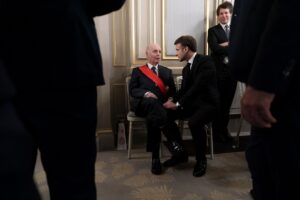 Daniel Barenboim Instagram - Maestro Barenboim was named Grand Croix de la Légion d'Honneur by French president Emmanuel Macron on Tuesday. Pianist Martha Argerich was also honored with the title of Commandeur.
__
📷 Sarah Steck / Présidence de la République