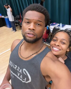Daniel Bellomy Instagram - Louisville fun with @adriennewells 🤩🥊 #prettiestmanalive #DTOWN