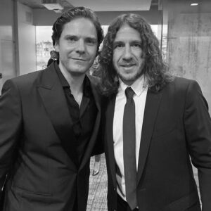 Daniel Brühl Instagram - A room packed with the greatest of all time 🐐 wow, thank you @laureussport! Unforgettable evening for me since I met THREE @fcbarcelona icons! Y que alegria entregar el Premio World Sports Man al 10 Enhorabuena Don @leomessi Visca El Barça