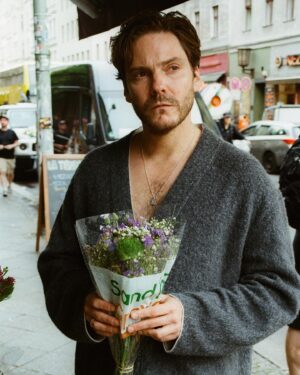 Daniel Brühl Instagram - Most delightful INTERVIEW with my beloved friend, Reina @vickykrieps. Could have carried on talking to you for 1999 hours. And thanks for that groovy day in xBerg shooting @interviewmag @zegnaofficial ❤️‍🔥