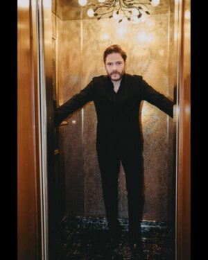 Daniel Brühl Instagram - Grazie Milano, che piacere!!! Ci vediamo xxxxx