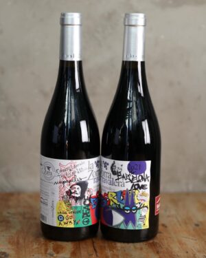Daniel Brühl Instagram - Next level amigos, our first Raval wine collaboration is ready to be tasted, visit us at our @barravalberlin, where our beloved host Marc is gonna offer you the exquisite creations! Here is some info… Nos vemos, salud ❤️💛

We proudly present you our very own special edition „BAR RAVAL WINE“, produced by no other than the legendary @vinoslazorra 🍷✨ La Zorra Ravalera combines the well known Tempranillo with the native Rufete. Behind its bright cherry red color, the herbal and clear nuances of blackberry leaves, raspberries and wild strawberries appear, along with a variety of spices. On the palate, this wine is very balanced, has a considerable acidity and a good amount of sweet tannins. La Zorra Ravalera is a delicate and at the same time wild wine, with a touch of oak that enriches it with toasted notes and elegant hints of sweet spices. It tastes enjoyable and expressive, special and differentiated; in its transparency lies the purity of old vines and soils of slate, clay and granite. Aging in French and American oak barrels with medium and light flavors manages to tame the wild touch of the fruit while respecting its essence ✨ You can drink the BAR RAVAL x LA ZORRA wine at our bar.