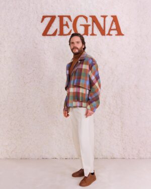 Daniel Brühl Instagram - Grazie @zegnaofficial and congrats @alessandrosartoriofficial on another spectacular and visionary collection. It is incredible to see how Zegna‘s Artistic Director masterfully combines timely and timeless elements in his sublime fashion. This show was sharp, bold and fresh and at the same time celebrating the brand‘s roots. Ermenegildo‘s awareness for environmental and social issues at Oasi Zegna is still reflected in its heritage and the ingenious and relentless creative energy of Sartori. Auguri et continuate cosi xxx #zegnafw23