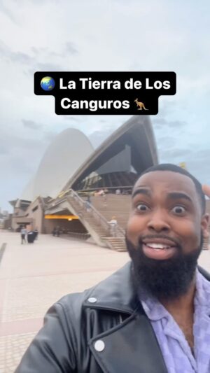 Daniel Curtis Lee Instagram - ¡Holi, viajeros! ✈️ ¿Cuál es su destino soñado para el 2024? Yo ya taché Australia de mi lista. ¡Cuéntenme el suyo! Hey travelers! ✈️ What’s your dream destination for 2024? I’ve already checked Australia off my list. Tell me yours! #ViajesAventureros
#DescubreAustralia
#CangurosExploradores
#ÓperaDeSídney #proposito #añonuevo
#ProblemasDeViaje #danielcurtislee #manualdesupervivenciaescolardened #traveler #spanish #español #blackspanishspeakers #africanamerican 
#AventurasAéreas
#DestinoAustralia
#ExplorandoSídney
#VuelosInesperados
#MishapsViajeros
#DescubriendoAussie
#ProblemasEnElVuelo
#RumboAustraliano
#KangarooAdventures
#SorpresasViajeras
#TrasLasCámaras
#AustraliaDreaming
#ViajesLocos
#DesafíosEnVuelo
#SídneySinFiltro