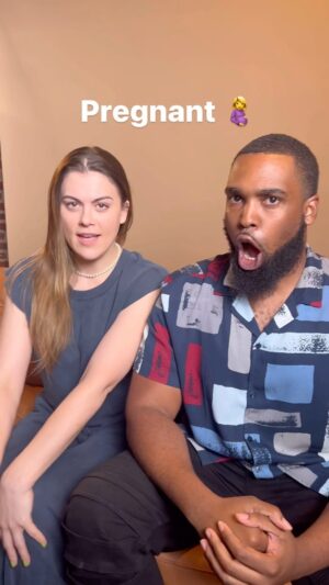 Daniel Curtis Lee Instagram - Problemas de Spanglish. ¿Está embarazada? ¿O es simplemente una barrera idiomática?
When using Spanglish goes wrong! Is she pregnant? Or is it just a language barrier? #nedsdeclassified #manualdesupervivenciaescolardened #danielcurtislee #lindseyshaw #devonwerkheiser #embarazada #pregnant #baby #bebé #BumpBuzz
#BabySpeculation
#RumorMill
#PregnancyWhispers
#IsSheExpecting
#BunInTheOvenDebate
#BabyOnTheWayRumors
#BellyWatch
#PreggoGossip
#WombWhispers  #ExpectativasDeBarriguita
#EspeculacionDeEmbarazo
#MolinoDeRumores #SusurrosDeEmbarazo
#DebateDePanza
#RumoresDeBebéEnCamino #VigilanciaDeBarriga
#ChismesDeEmbarazo
#SusurrosDeVientre