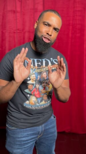 Daniel Curtis Lee Instagram - 🚨 New Merch Alert 🎟️ Get your tickets to the @nedsdeclassifiedpod live podcast tomorrow at the regent theater in downtown LA. Can’t wait to meet you! ¡Consigue tus entradas para el podcast en vivo mañana en el Teatro Regent en el centro de Los Ángeles y no te pierdas las nuevas camisetas de merch que acaban de llegar! ¡No puedo esperar para conocerte!  #nedsdeclassified #manualdesupervivenciaescolardened #merch #mercancía #regenttheater #podcast #danielcurtislee #lindseyshaw #devonwerkheiser #ned #moze #cookie #nickelodeon #liveshow #losangeles #envivo #sag #aftra #event #evento
