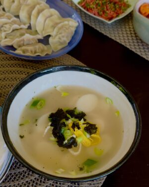 Daniel Dae Kim Instagram - For me, it’s just not #NewYears without rice cake soup. Thankful to start the year off right as I count my blessings. 
Happy 2024, everyone! Even with the challenges ahead, may it be a great one. 
#새해복많이받으세요 #떡국