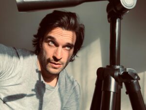 Daniel Di Tomasso Instagram - Self tape Sunday. “Never hope for it more than you work for it.” #audition