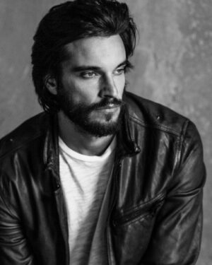 Daniel Di Tomasso Instagram - Busting out Killian’s jacket. #WOEE #portrait by @keidymoreno19