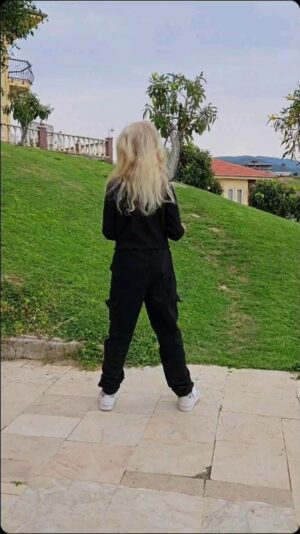 Daniel Getmanskaya Instagram - Günaydın 👌

Доброе утро и снова танцы во дворе )))