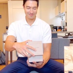 Daniel Henney Instagram - Unboxing the new Khaki Field Expedition with @hamiltonwatch  #해밀턴카키필드익스페디션 #해밀턴카키필드 #해밀턴코리아 #해밀턴워치 #해밀턴시계 #해밀턴 #hamiltonkhakifieldexpedition #hamiltonwatch