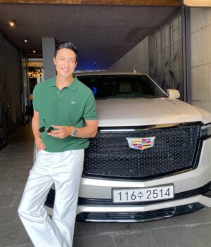 Daniel Henney Instagram - Always good to be back in Korea with friends and fam…thanks @cadillackorea for the ride!!