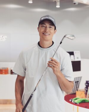 Daniel Henney Instagram - Fantastic day with @taylormadegolf_korea testing the new P790s and MG4….amazing as always.  Distance control, spin and accuracy.  Happy camper:) 
여러분도 완전히 업그레이드된 두 제품을 테일러메이드
_ 코리아 공식 온라인몰에서 만나 보세요.
#P790 #MG4 #taylormade #테일러메이드아이언 #테일러 메이드웨지 #테일러메이드 #골프