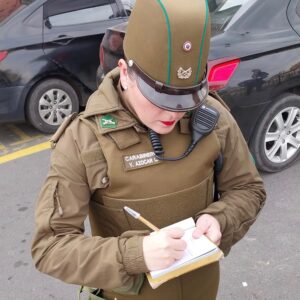 Daniel Jadue Instagram - 🚨👮🏻‍♀️👮🏻El día de ayer acompañamos una fiscalización de Carabineros a vehículos en los alrededores del Mercado Tirso de Molina.

🚫 Varios fueron multados por estar estacionados en veredas y lugares no habilitados. #recoletamuchomejor‼️✨