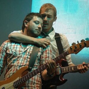 Daniel Johns Instagram - Sending super positive Birthday vibes to @thenedward today #allislove 💜